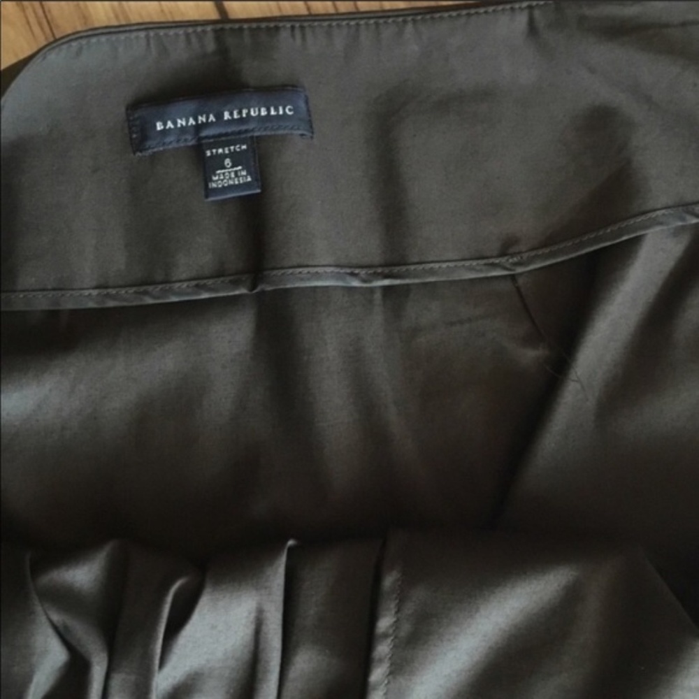 Brown Banana Republic Pleated Pencil Skirt Sz 6 - Picture 3 of 5